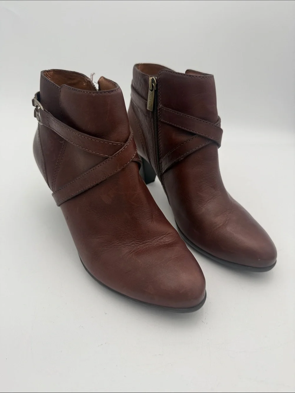 Nurture Women's Brown Leather Ankle Booties 10M Side Zip fall casual office Y2K